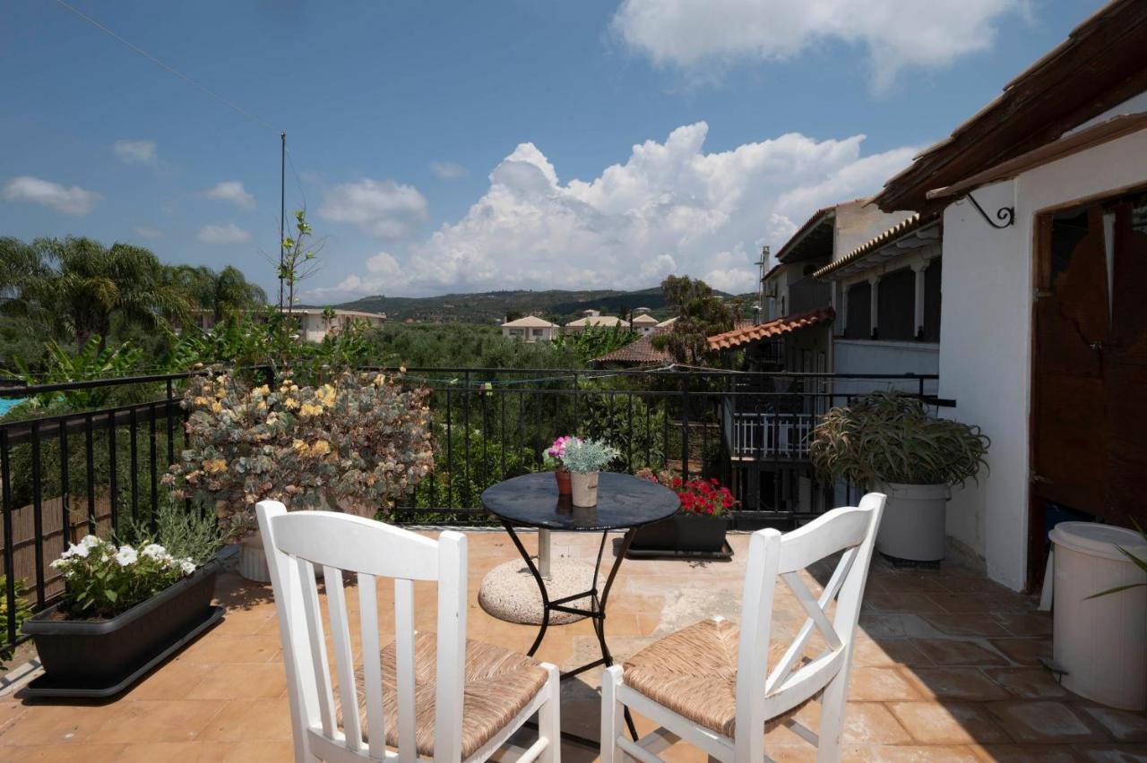 Giorgos House Attic Apartment Gialova Exterior photo